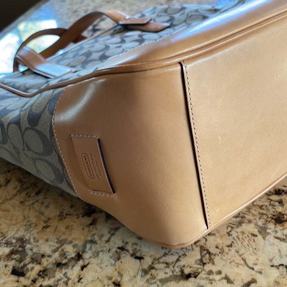 Coach tote - Picture 10 of 12